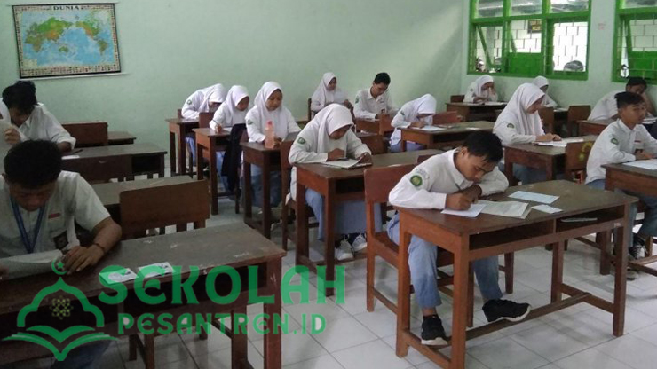 Contoh Soal Ujian Madrasah Bahasa Indonesia kelas 12